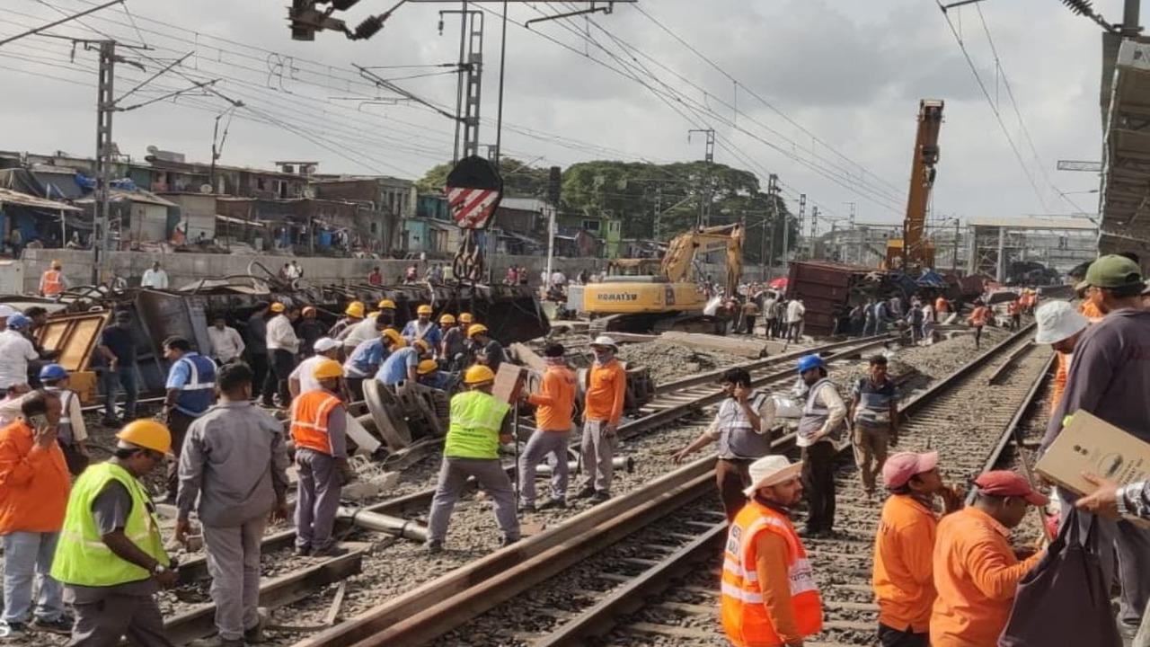 Goods train derails near Mumbai: Train services disrupted